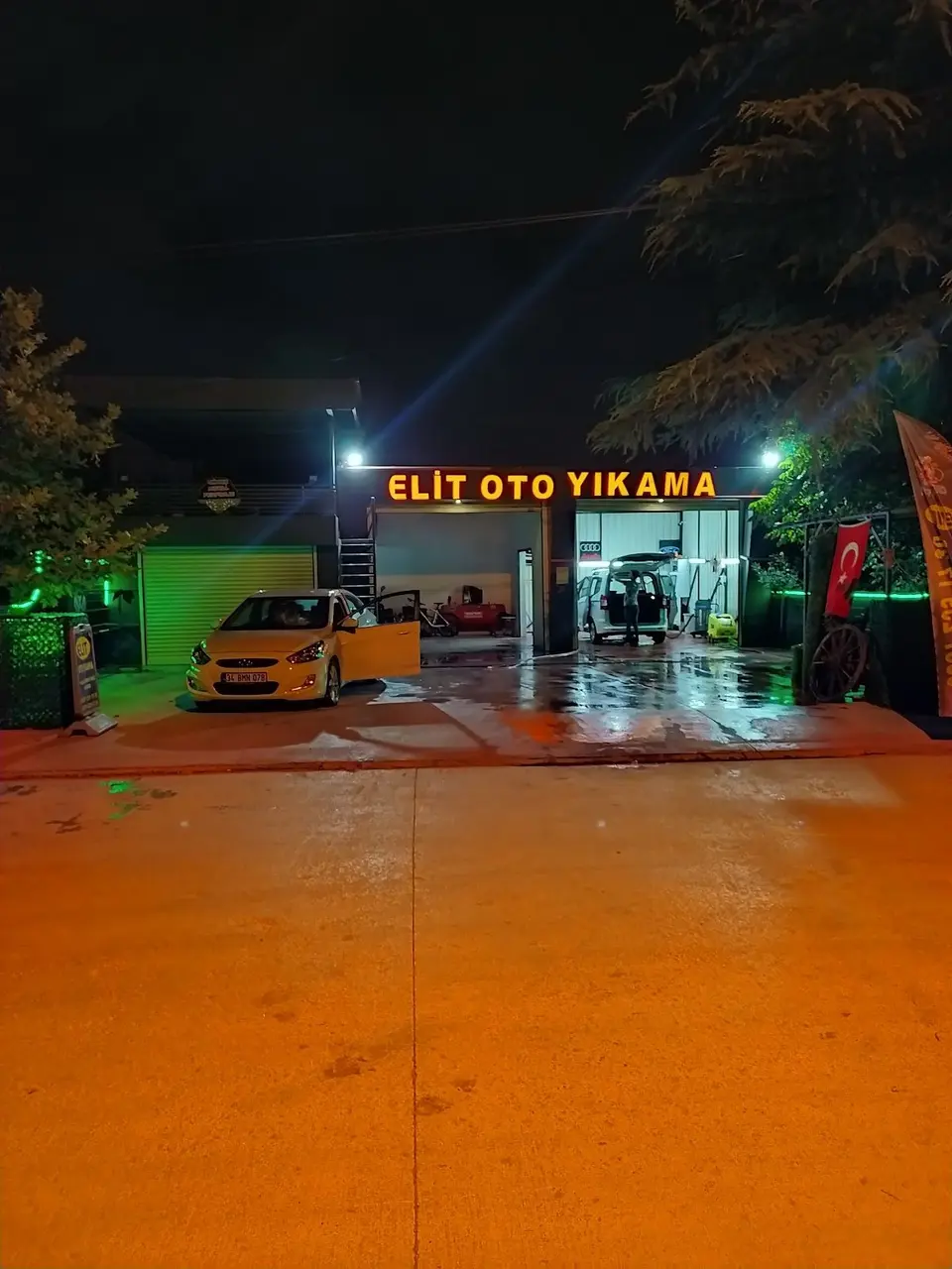 Gece